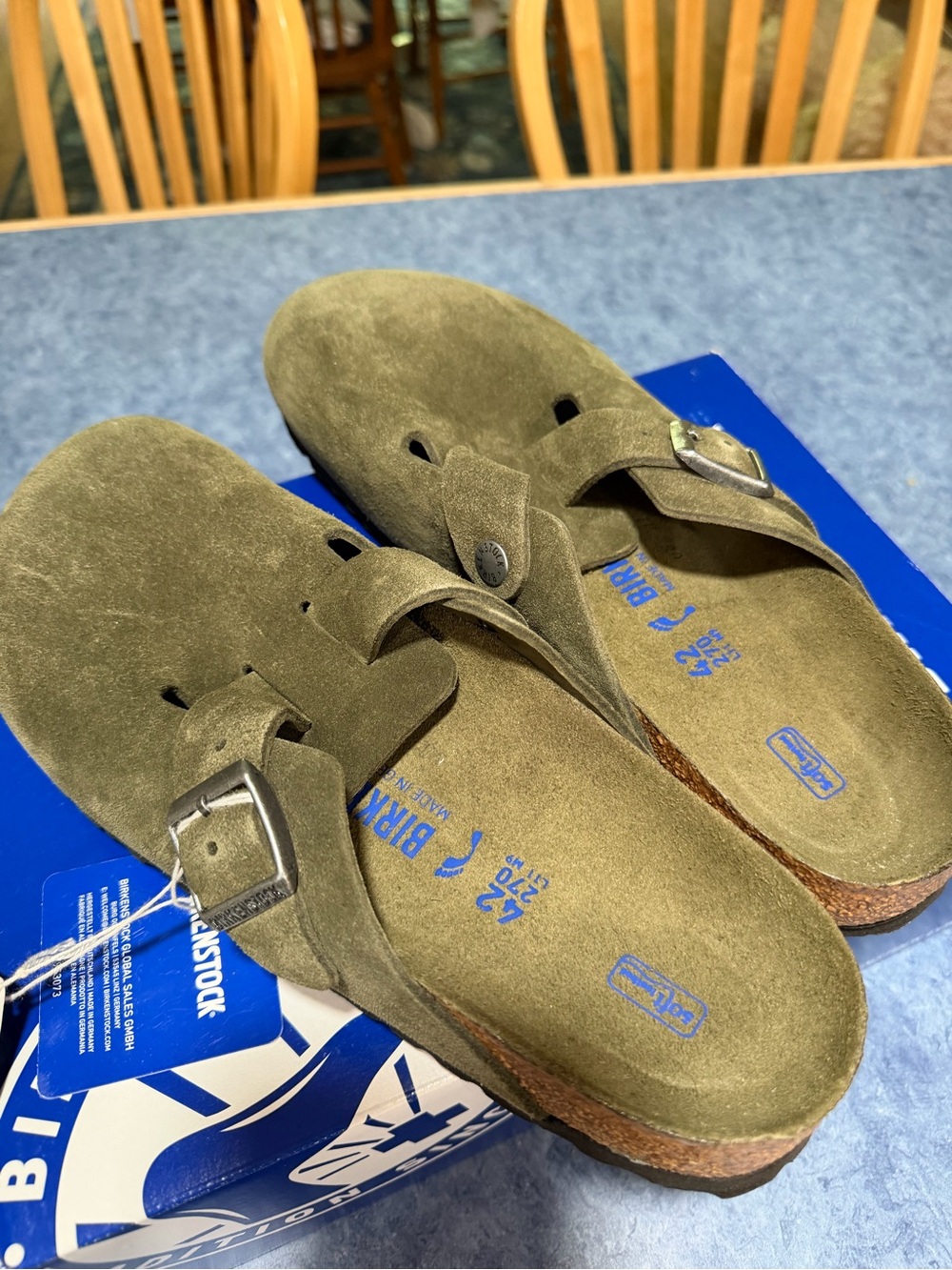Birkenstock women/mens Olive Green Suede Boston Clogs with Buckle. 42. W11 M 9